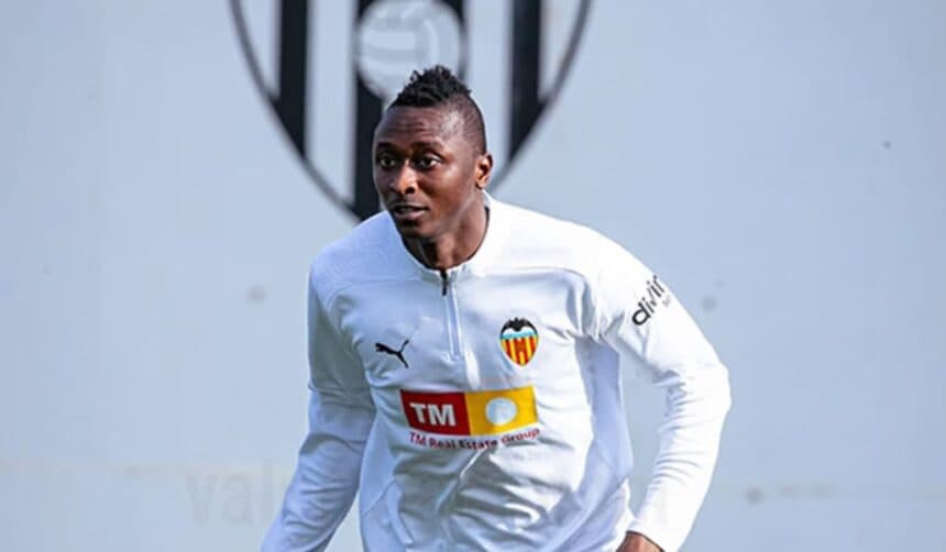 "Sadiq Umar Agrees Loan Return to Valencia Despite Fulham Interest"