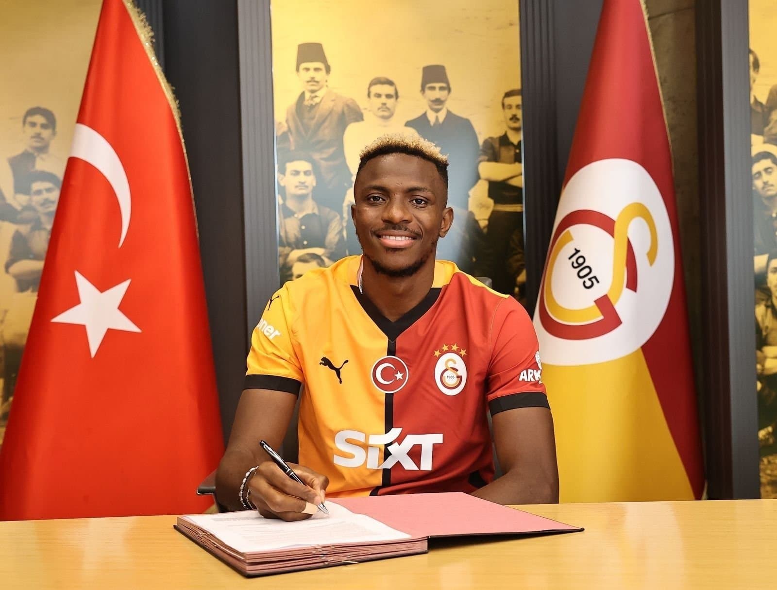 Osimhen Pledges Long-Term Commitment to Galatasaray