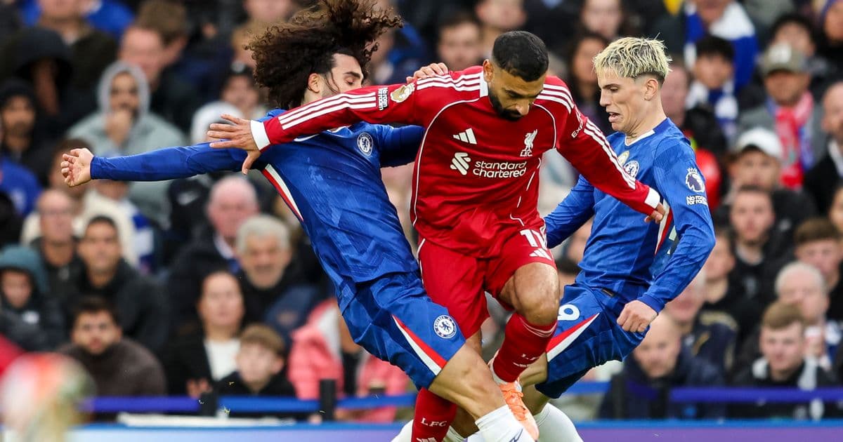 Arne Slot Admits Neto and Garnacho Troubled Liverpool in Defeat to Chelsea