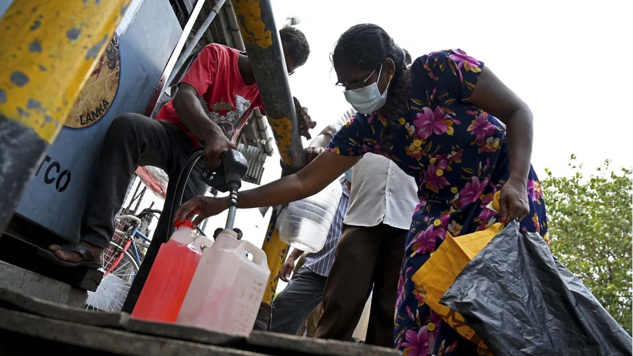Fuel Price Soars to ₦945 Per Litre in Abuja Amid PENGASSAN Strike Disruption