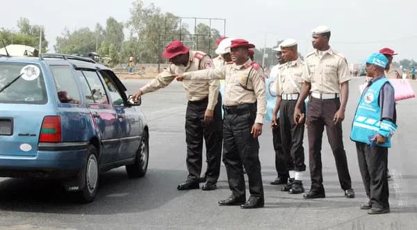 Truck Drivers Block Lagos-Ibadan Expressway Over Alleged FRSC Extortion