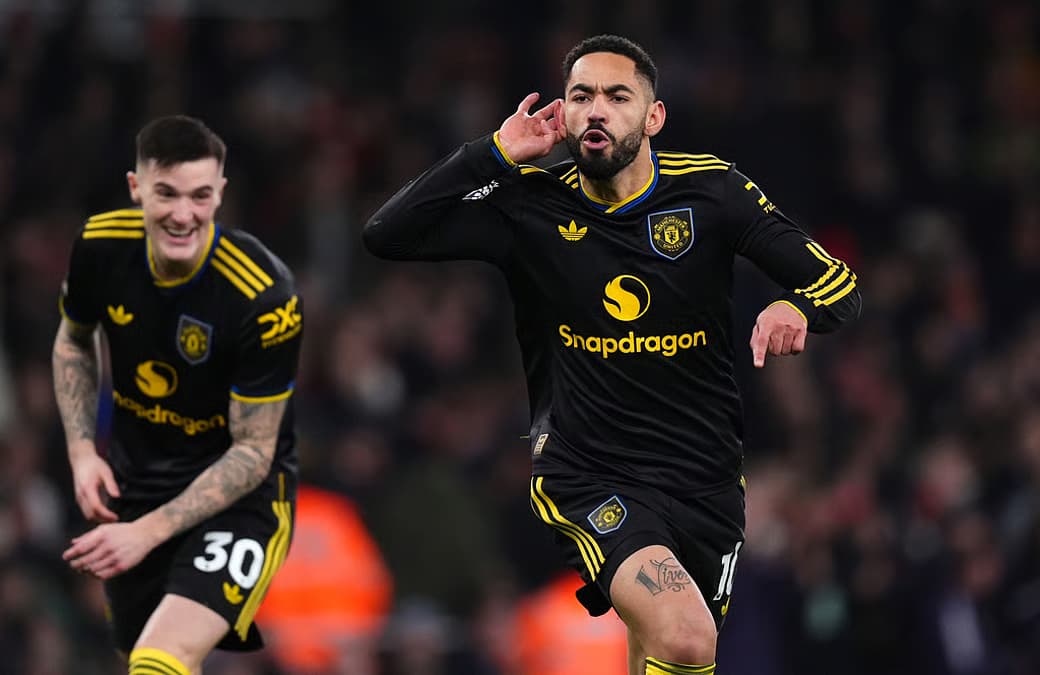 Arsenal’s Title Lead Narrows After Shock 3-2 Defeat to Manchester United