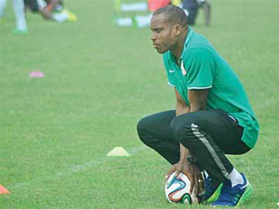 Pundit Backs Sunday Oliseh for Kaizer Chiefs Coaching Role