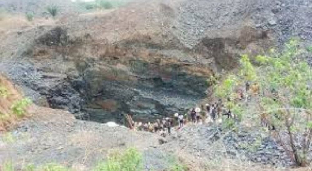 Three k!lled as mining pit collapses in Ebonyi