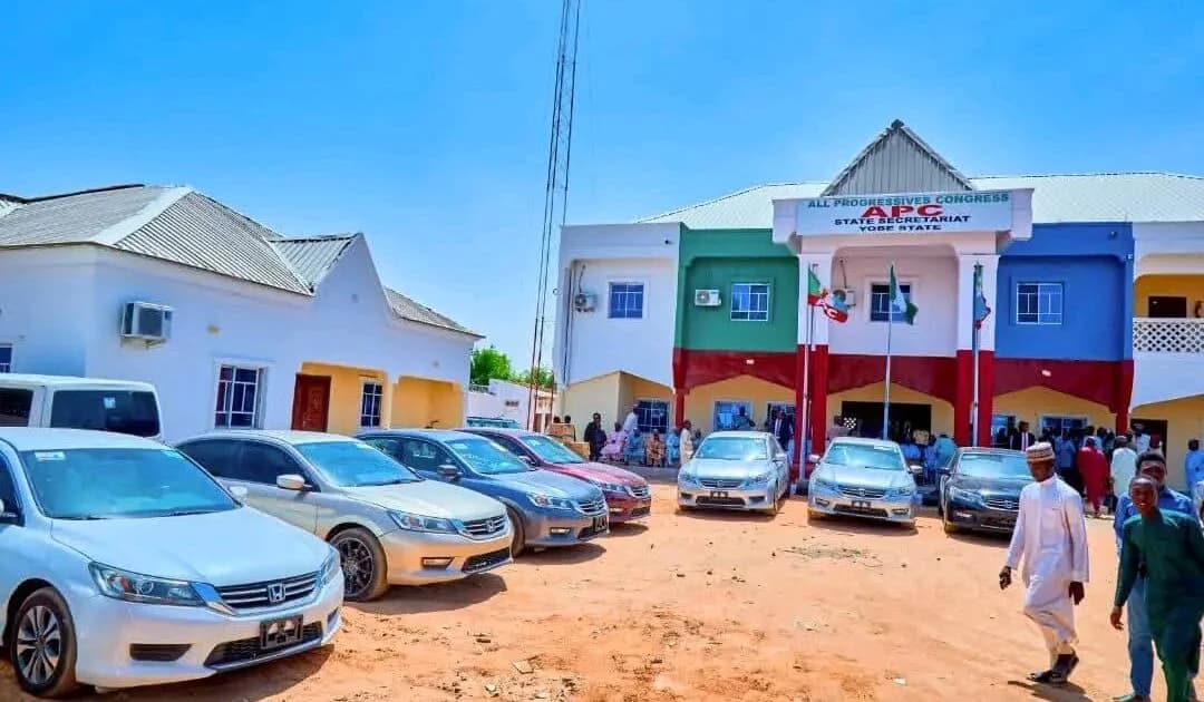 Gov Buni Presents 17 Honda Cars to Newly Elected APC LG Chairmen in Yobe