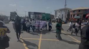 Oyo Teachers Protest in Ibadan Over Abduction of Students and Staff