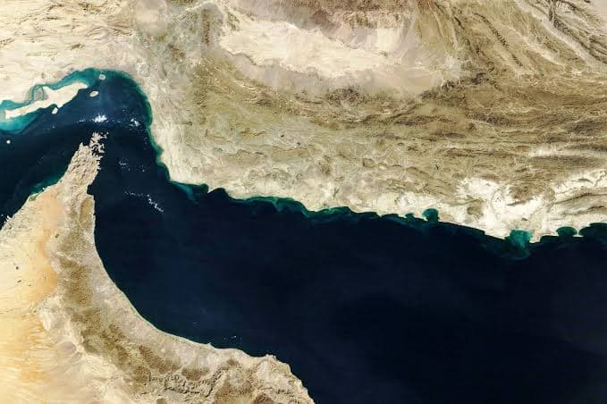 Iran Says Strait of Hormuz to Remain Closed Amid Dispute Over US-Iran Deal