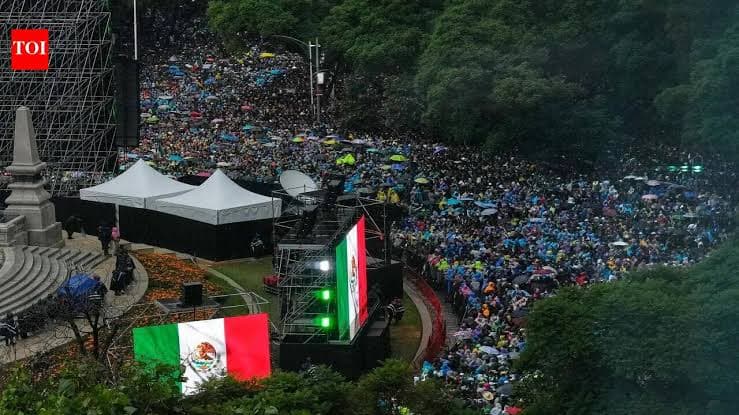 Two Die from Suffocation During Mexico World Cup Celebration in Mexico City