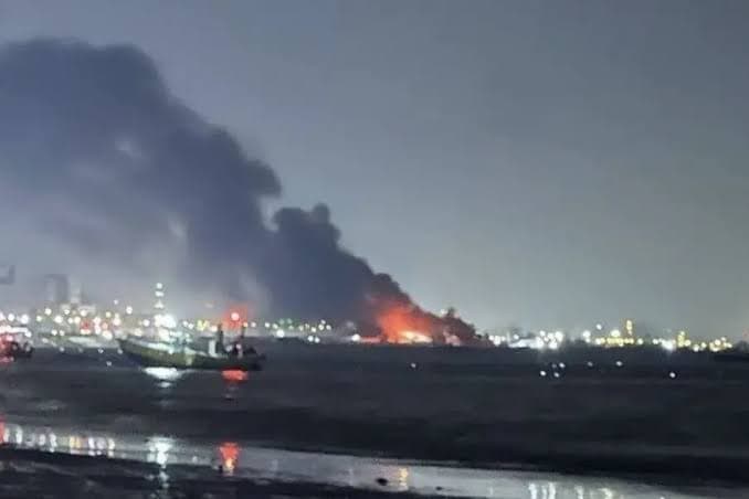 US Launches Airstrikes on Iran After Attacks on Commercial Ships in Strait of Hormuz