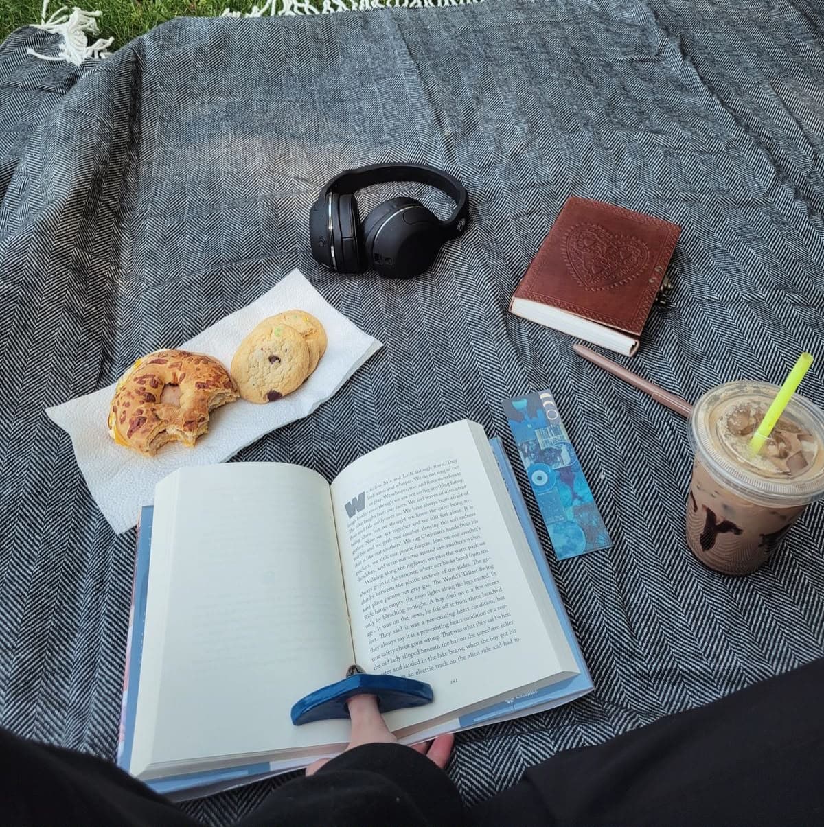 Solo Dates and How to Enjoy Your Own Company Without Feeling Lonely